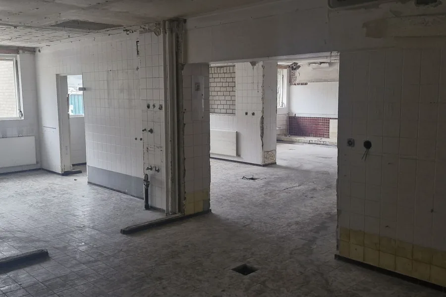 Gestripte kamer in de oude Amerhorst
